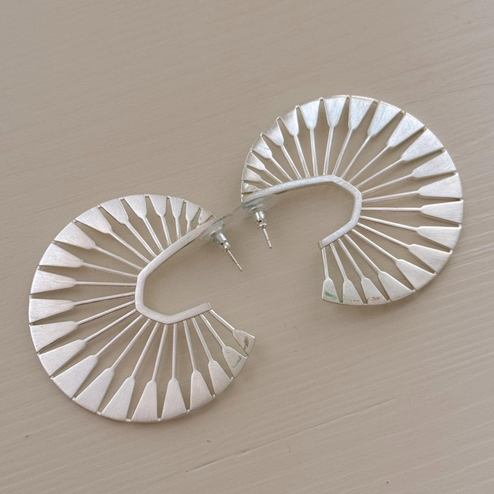 Kendra Scott Deanne Hoop Earrings